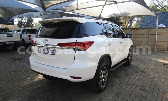 Acheter Occasion Voiture Toyota Fortuner Blanc à Manzini, Manzini Acheter Occasion Voiture Toyota Fortuner Blanc à Manzini, Manzini