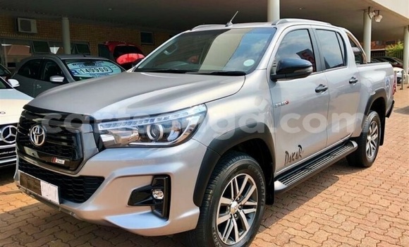 Buy Used Toyota Hilux Silver Car in Ezulwini in Hhohho Buy Used Toyota Hilux Silver Car in Ezulwini in Hhohho