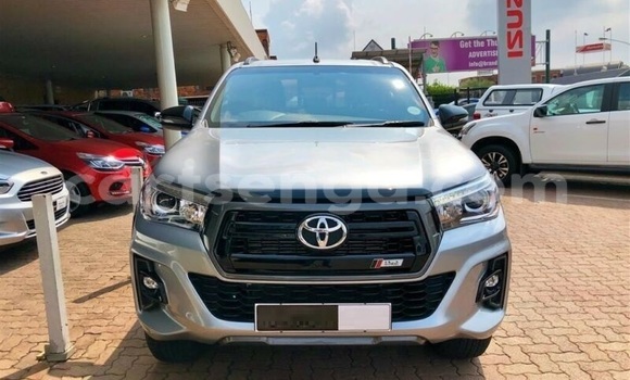Buy Used Toyota Hilux Silver Car in Ezulwini in Hhohho Buy Used Toyota Hilux Silver Car in Ezulwini in Hhohho