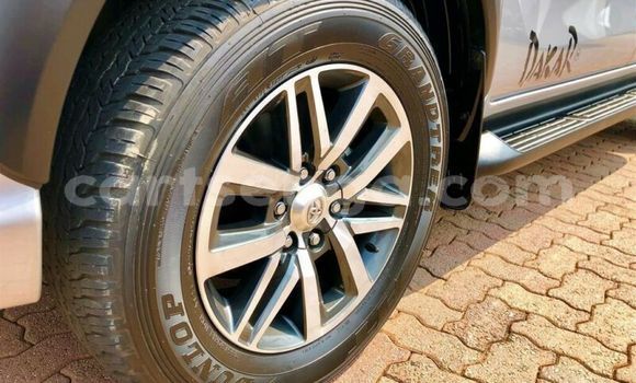 Buy Used Toyota Hilux Silver Car in Ezulwini in Hhohho Buy Used Toyota Hilux Silver Car in Ezulwini in Hhohho