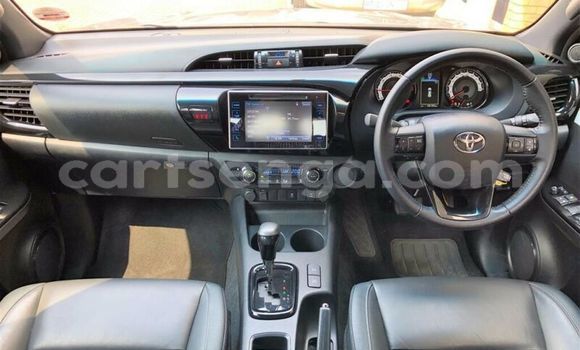 Buy Used Toyota Hilux Silver Car in Ezulwini in Hhohho Buy Used Toyota Hilux Silver Car in Ezulwini in Hhohho
