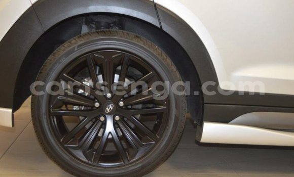 Buy Used Hyundai Tucson Silver Car in Ezulwini in Hhohho Buy Used Hyundai Tucson Silver Car in Ezulwini in Hhohho