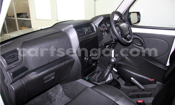 Buy Used Mahindra Bolero White Car in Ezulwini in Hhohho Buy Used Mahindra Bolero White Car in Ezulwini in Hhohho