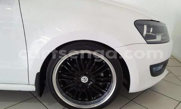 Acheter Occasion Voiture Volkswagen Polo Blanc à Bulembu, Hhohho Acheter Occasion Voiture Volkswagen Polo Blanc à Bulembu, Hhohho