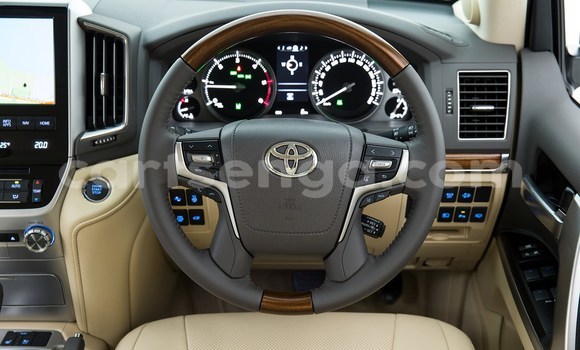 Buy Used Toyota Avensis Black Car in Mondi in Hhohho Buy Used Toyota Avensis Black Car in Mondi in Hhohho