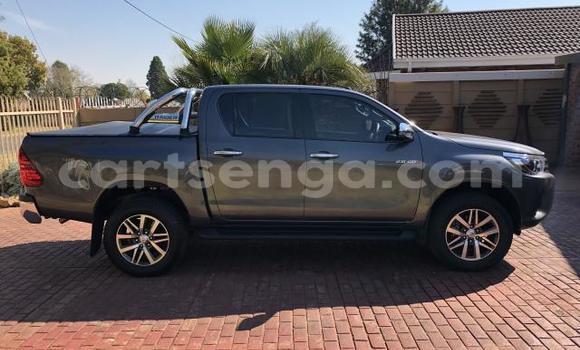Nunua Ilio tumika Toyota Hilux Silver Gari ndani ya Mbabane nchini Manzini Nunua Ilio tumika Toyota Hilux Silver Gari ndani ya Mbabane nchini Manzini