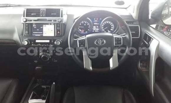 Nunua Ilio tumika Toyota Land Cruiser Prado White Gari ndani ya Mbabane nchini Manzini Nunua Ilio tumika Toyota Land Cruiser Prado White Gari ndani ya Mbabane nchini Manzini