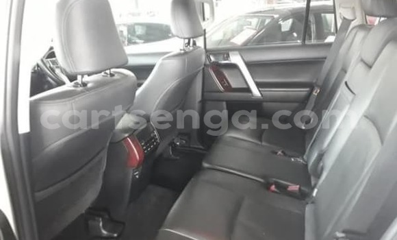 Nunua Ilio tumika Toyota Land Cruiser Prado White Gari ndani ya Mbabane nchini Manzini Nunua Ilio tumika Toyota Land Cruiser Prado White Gari ndani ya Mbabane nchini Manzini