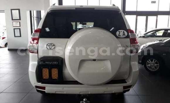 Nunua Ilio tumika Toyota Land Cruiser Prado White Gari ndani ya Mbabane nchini Manzini Nunua Ilio tumika Toyota Land Cruiser Prado White Gari ndani ya Mbabane nchini Manzini