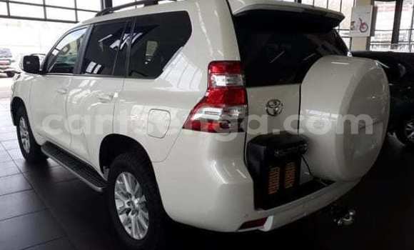 Nunua Ilio tumika Toyota Land Cruiser Prado White Gari ndani ya Mbabane nchini Manzini Nunua Ilio tumika Toyota Land Cruiser Prado White Gari ndani ya Mbabane nchini Manzini
