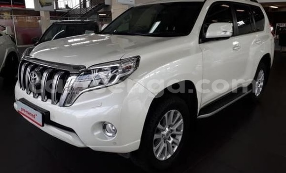Nunua Ilio tumika Toyota Land Cruiser Prado White Gari ndani ya Mbabane nchini Manzini Nunua Ilio tumika Toyota Land Cruiser Prado White Gari ndani ya Mbabane nchini Manzini