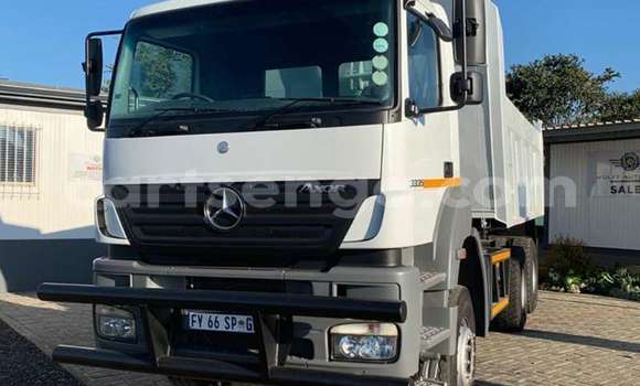 Buy Used Mercedes‒Benz 3331 White Truck in Bhunya in Manzini Buy Used Mercedes‒Benz 3331 White Truck in Bhunya in Manzini