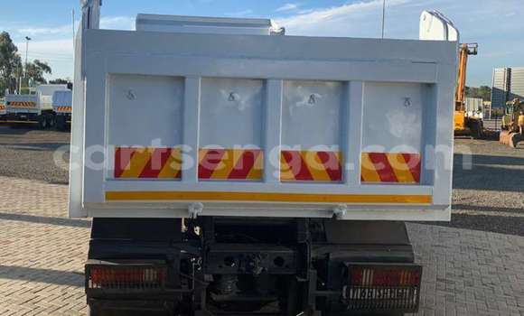 Buy Used Mercedes‒Benz 3331 White Truck in Bhunya in Manzini Buy Used Mercedes‒Benz 3331 White Truck in Bhunya in Manzini