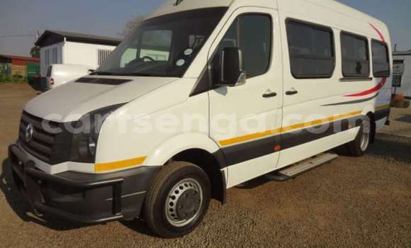 Buy Used Volkswagen Caravelle White Car in Bhunya in Manzini Buy Used Volkswagen Caravelle White Car in Bhunya in Manzini