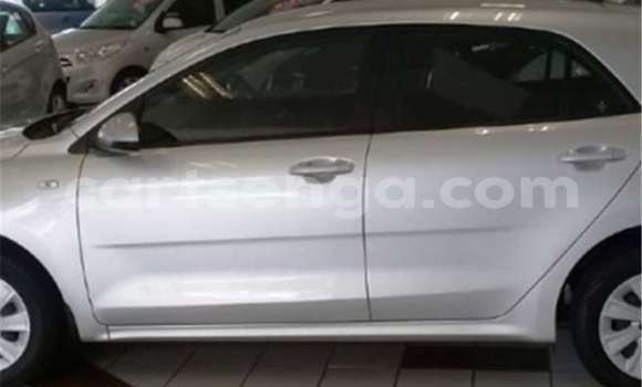 Nunua Ilio tumika Kia Rio Silver Gari ndani ya Mbabane nchini Manzini Nunua Ilio tumika Kia Rio Silver Gari ndani ya Mbabane nchini Manzini