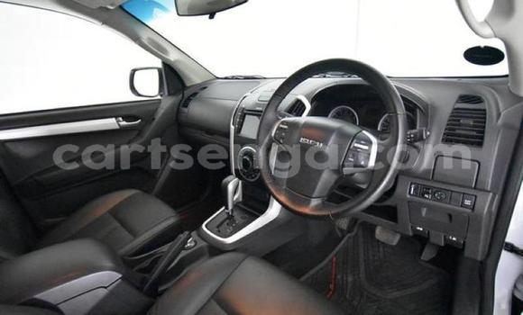 Nunua Ilio tumika Isuzu KB White Gari ndani ya Ngwenya nchini Hhohho Nunua Ilio tumika Isuzu KB White Gari ndani ya Ngwenya nchini Hhohho