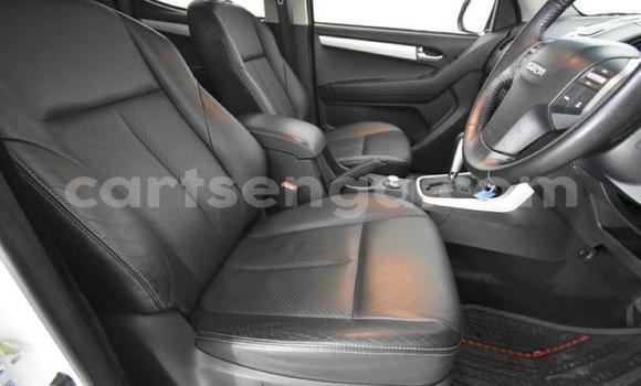 Nunua Ilio tumika Isuzu KB White Gari ndani ya Ngwenya nchini Hhohho Nunua Ilio tumika Isuzu KB White Gari ndani ya Ngwenya nchini Hhohho