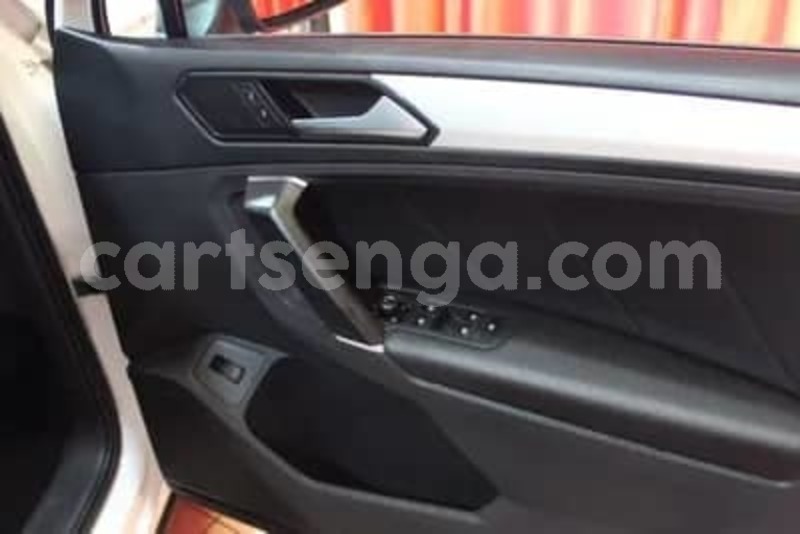 Big with watermark 2015 volkswagen tiguan 10