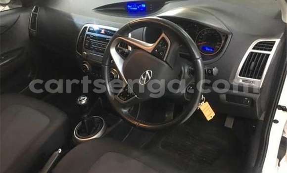 Nunua Ilio tumika Kia Cerato White Gari ndani ya Manzini nchini Manzini Nunua Ilio tumika Kia Cerato White Gari ndani ya Manzini nchini Manzini