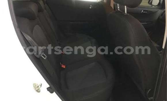 Nunua Ilio tumika Kia Cerato White Gari ndani ya Manzini nchini Manzini Nunua Ilio tumika Kia Cerato White Gari ndani ya Manzini nchini Manzini