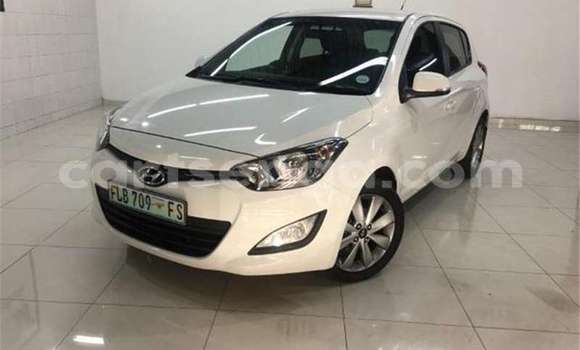 Nunua Ilio tumika Kia Cerato White Gari ndani ya Manzini nchini Manzini Nunua Ilio tumika Kia Cerato White Gari ndani ya Manzini nchini Manzini