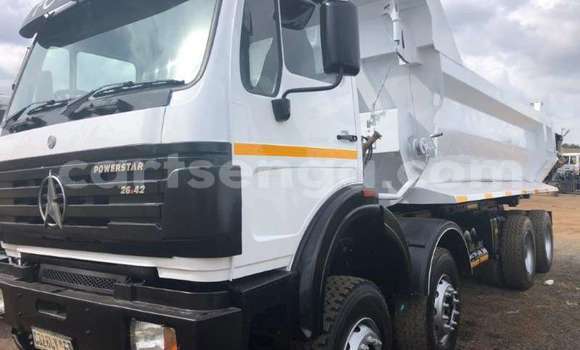 Nunua Ilio tumika Iveco Trakker 440 White Lori ndani ya Manzini nchini Manzini Nunua Ilio tumika Iveco Trakker 440 White Lori ndani ya Manzini nchini Manzini