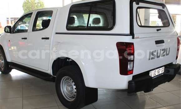 Nunua Ilio tumika Isuzu KB White Gari ndani ya Manzini nchini Manzini Nunua Ilio tumika Isuzu KB White Gari ndani ya Manzini nchini Manzini