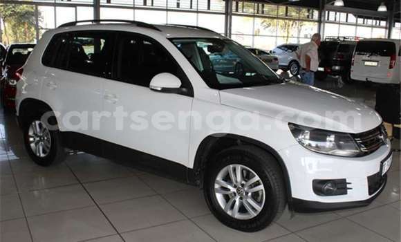 Nunua Ilio tumika Volkswagen Tiguan White Gari ndani ya Manzini nchini Manzini Nunua Ilio tumika Volkswagen Tiguan White Gari ndani ya Manzini nchini Manzini