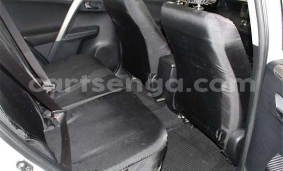 Nunua Ilio tumika Toyota RAV4 White Gari ndani ya Manzini nchini Manzini Nunua Ilio tumika Toyota RAV4 White Gari ndani ya Manzini nchini Manzini