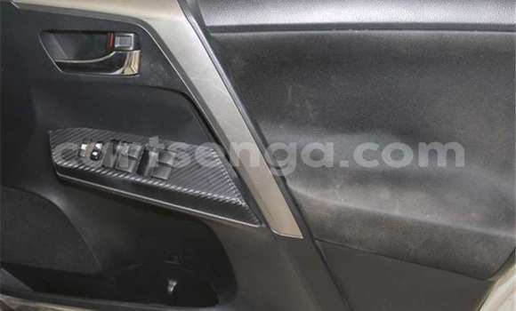 Nunua Ilio tumika Toyota RAV4 White Gari ndani ya Manzini nchini Manzini Nunua Ilio tumika Toyota RAV4 White Gari ndani ya Manzini nchini Manzini