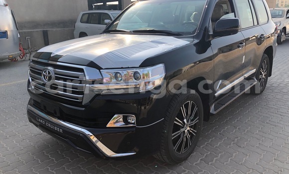 Buy Used Toyota Land Cruiser Black Car in Ezulwini in Hhohho Buy Used Toyota Land Cruiser Black Car in Ezulwini in Hhohho