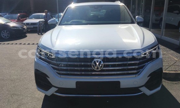 Acheter Occasion Voiture Volkswagen Touran Blanc à Malkerns, Manzini Acheter Occasion Voiture Volkswagen Touran Blanc à Malkerns, Manzini