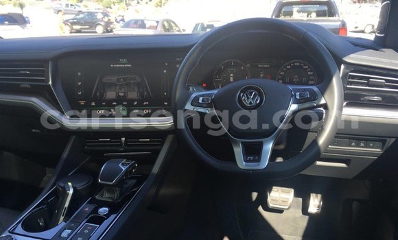 Acheter Occasion Voiture Volkswagen Touran Blanc à Malkerns, Manzini Acheter Occasion Voiture Volkswagen Touran Blanc à Malkerns, Manzini