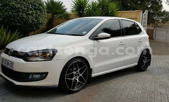 Buy Used Volkswagen Polo White Car in Ezulwini in Hhohho Buy Used Volkswagen Polo White Car in Ezulwini in Hhohho