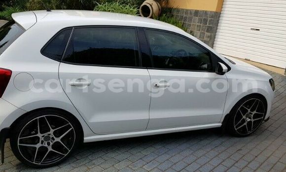 Buy Used Volkswagen Polo White Car in Ezulwini in Hhohho Buy Used Volkswagen Polo White Car in Ezulwini in Hhohho