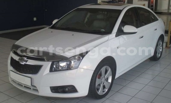 Buy Used Chevrolet Cruze White Car in Ezulwini in Hhohho Buy Used Chevrolet Cruze White Car in Ezulwini in Hhohho