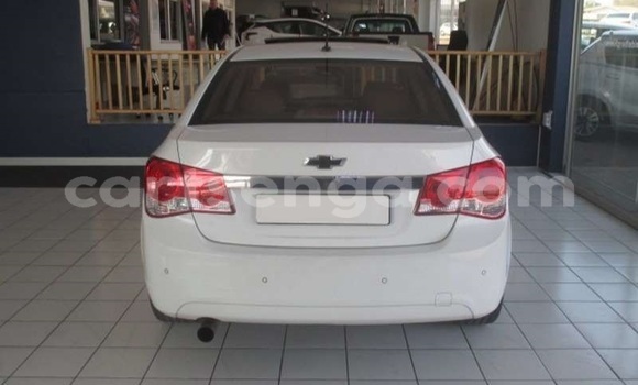 Buy Used Chevrolet Cruze White Car in Ezulwini in Hhohho Buy Used Chevrolet Cruze White Car in Ezulwini in Hhohho