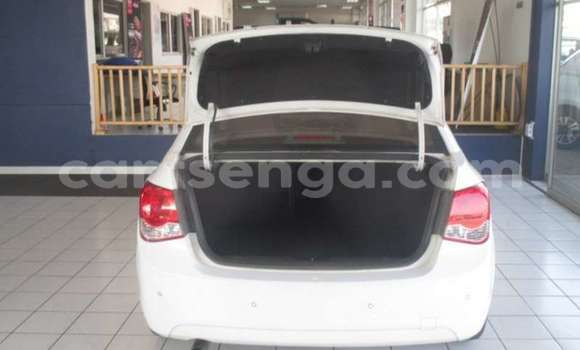 Buy Used Chevrolet Cruze White Car in Ezulwini in Hhohho Buy Used Chevrolet Cruze White Car in Ezulwini in Hhohho