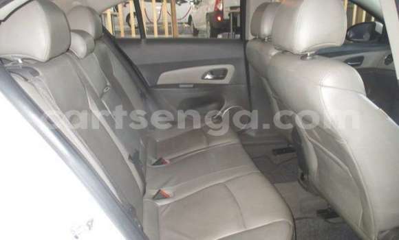 Buy Used Chevrolet Cruze White Car in Ezulwini in Hhohho Buy Used Chevrolet Cruze White Car in Ezulwini in Hhohho