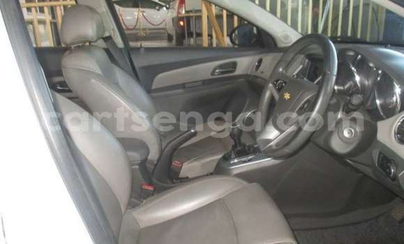 Buy Used Chevrolet Cruze White Car in Ezulwini in Hhohho Buy Used Chevrolet Cruze White Car in Ezulwini in Hhohho
