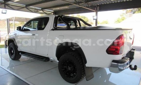 Acheter Occasion Voiture Toyota Hilux Blanc à Mbabane, Manzini Acheter Occasion Voiture Toyota Hilux Blanc à Mbabane, Manzini