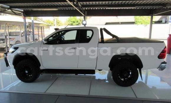 Acheter Occasion Voiture Toyota Hilux Blanc à Mbabane, Manzini Acheter Occasion Voiture Toyota Hilux Blanc à Mbabane, Manzini