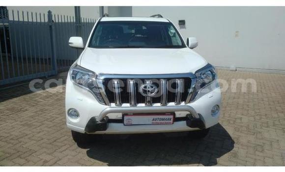Buy Used Toyota Prado White Car in Matsapha in Manzini Buy Used Toyota Prado White Car in Matsapha in Manzini