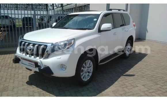 Buy Used Toyota Prado White Car in Matsapha in Manzini Buy Used Toyota Prado White Car in Matsapha in Manzini