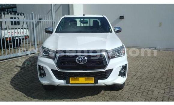 Buy Used Toyota Hilux White Car in Matsapha in Manzini Buy Used Toyota Hilux White Car in Matsapha in Manzini