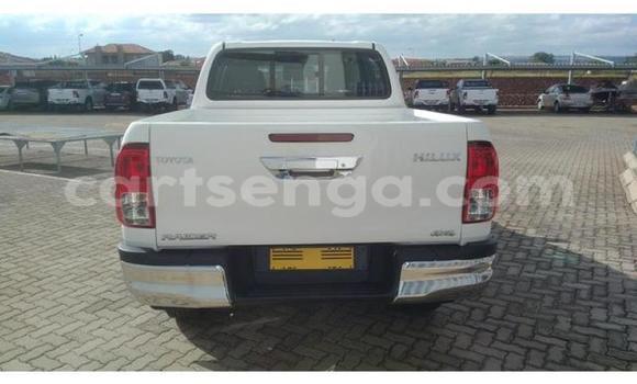 Buy Used Toyota Hilux White Car in Matsapha in Manzini Buy Used Toyota Hilux White Car in Matsapha in Manzini
