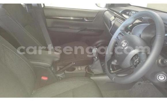 Buy Used Toyota Hilux White Car in Matsapha in Manzini Buy Used Toyota Hilux White Car in Matsapha in Manzini