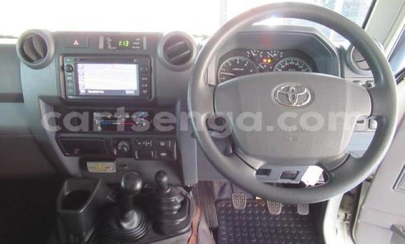 Buy Used Toyota Land Cruiser Beige Car in Mbabane in Manzini Buy Used Toyota Land Cruiser Beige Car in Mbabane in Manzini