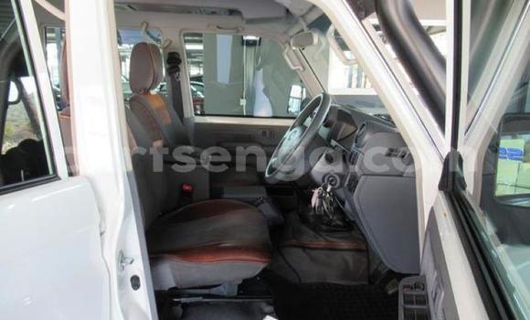 Buy Used Toyota Land Cruiser Beige Car in Mbabane in Manzini Buy Used Toyota Land Cruiser Beige Car in Mbabane in Manzini