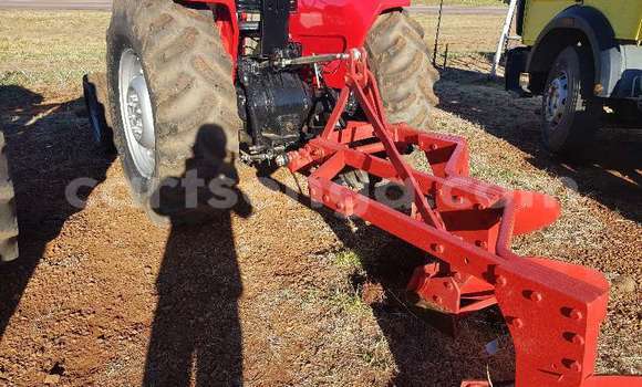 Buy Used Caterpillar 120 Red Truck in Mbabane in Manzini Buy Used Caterpillar 120 Red Truck in Mbabane in Manzini